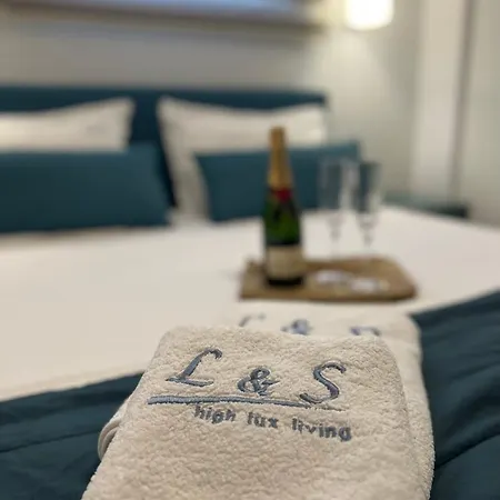 L&s House Apartment *