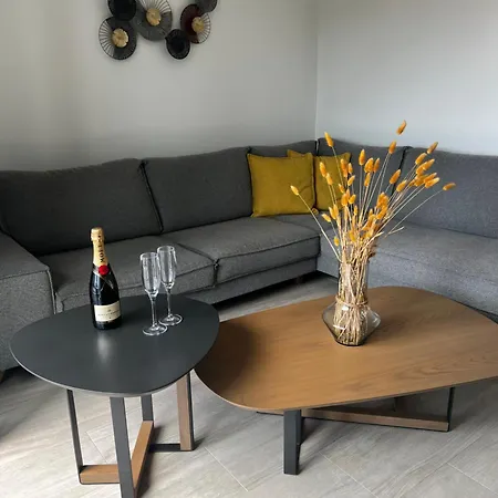 Apartment L&s House *