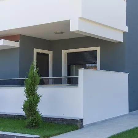 L&s House Apartment *